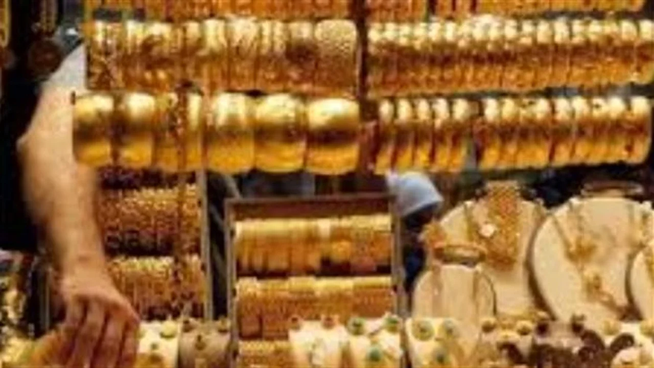 كيف أثرت حركة الطيران على تذبذب أسعار الذهب في السوق المصرية؟